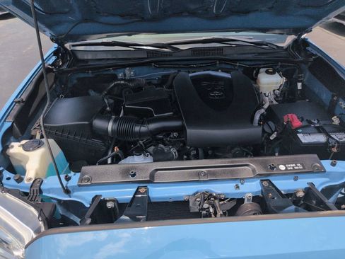 Used 2019 Toyota Tacoma TRD Off-Road AWD/4WD image 22