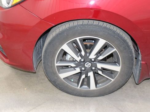 Used 2021 Nissan Versa SV image 35