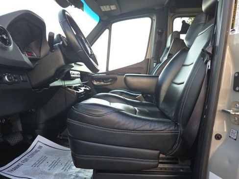 Used 2022 Mercedes-Benz Sprinter 2500 image 14