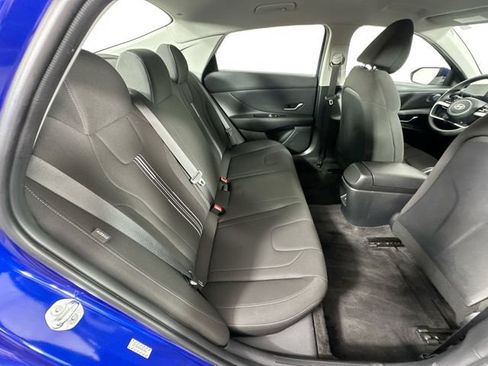 Used 2024 Hyundai Elantra SEL FWD image 27