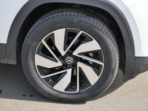 Certified 2025 Volkswagen Atlas SEL image 15