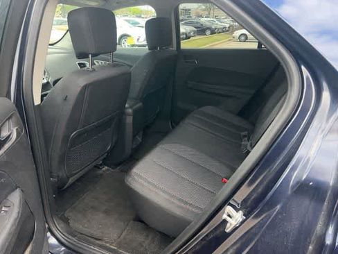 Used 2017 Chevrolet Equinox LT w/ Convenience Package image 8