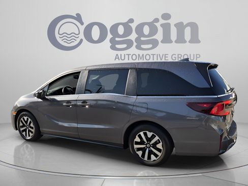 Used 2025 Honda Odyssey EX-L image 3