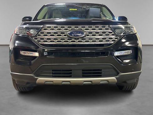 Certified 2023 Ford Explorer Limited AWD/4WD image 9