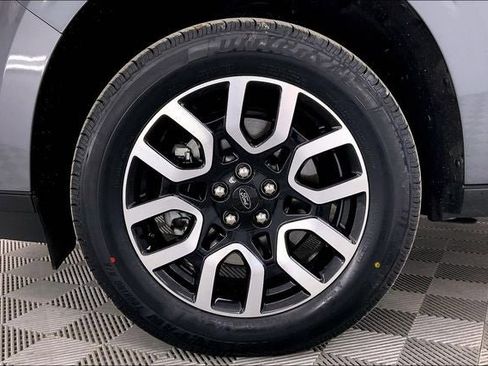 Used 2022 Ford Maverick Lariat w/ Lariat Luxury Package image 10