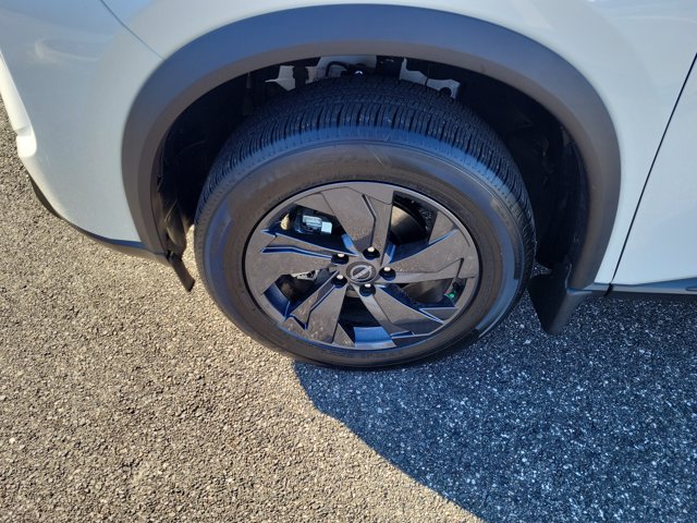 Used 2026 Nissan Rogue SV FWD image 5