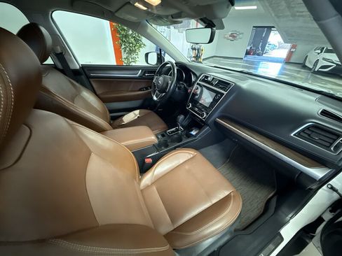 Used 2018 Subaru Outback 2.5i Touring AWD/4WD image 22