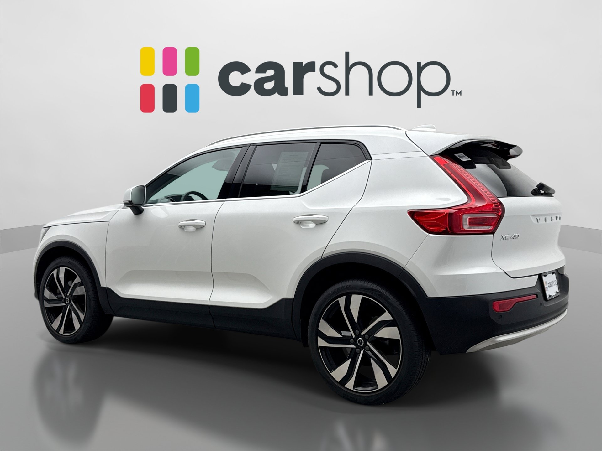 Used 2023 Volvo XC40 B5 Plus w/ Protection Package Premier AWD/4WD image 3