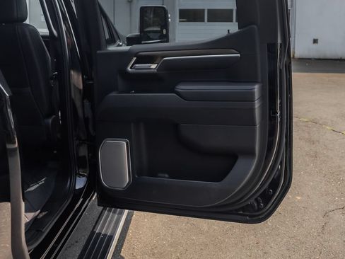 Used 2025 Chevrolet Silverado 1500 High Country w/ High Country Premium Package AWD/4WD image 18