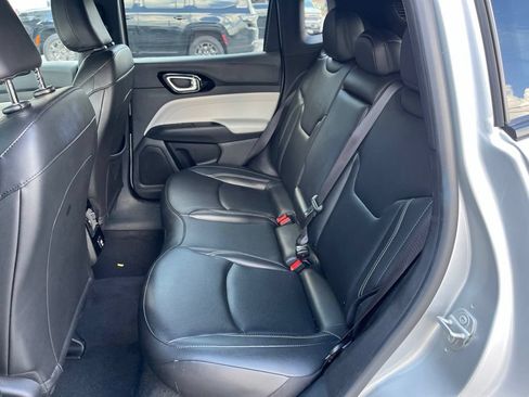 Used 2025 Jeep Compass Limited AWD/4WD image 9
