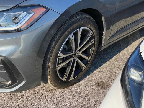 Used 2025 Volkswagen Jetta Sport FWD image 4