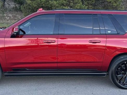 Used 2023 Cadillac Escalade ESV V w/ LPO, ONYX Package AWD/4WD image 2