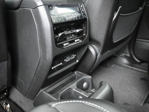 New 2025 Jeep Grand Cherokee L Limited image 25