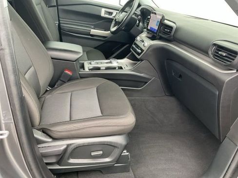 Used 2022 Ford Explorer XLT image 18