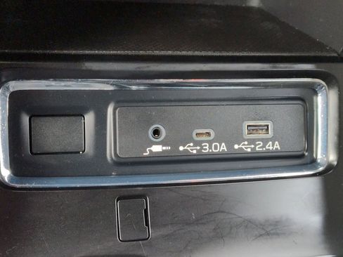 Certified 2023 Subaru Ascent Premium w/ Convenience Package image 31