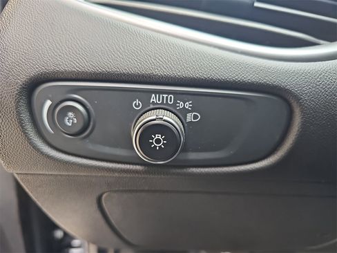 Used 2025 Chevrolet Malibu LT image 24