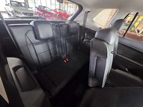 Used 2019 Volkswagen Tiguan SE FWD image 17