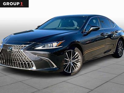 Used 2025 Lexus ES 300h w/ Premium Package