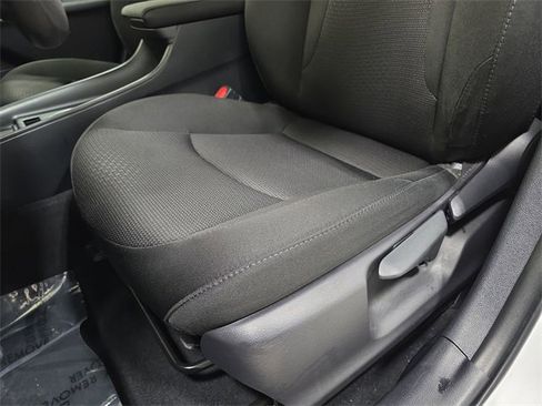 Used 2020 Toyota Prius LE image 27