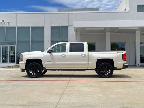 Used 2014 Chevrolet Silverado 1500 High Country w/ High Country Premium Package AWD/4WD image 3