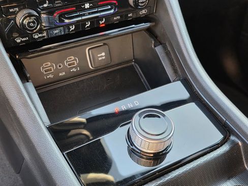 Used 2024 Jeep Grand Cherokee L Altitude image 23