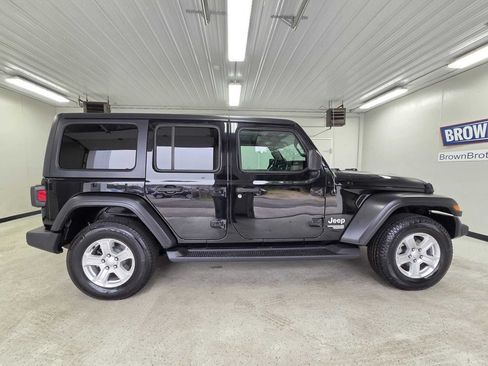 Used 2019 Jeep Wrangler Unlimited Sport S AWD/4WD image 13