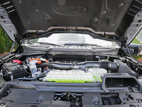 Used 2026 Ford F150 Lariat w/ Equipment Group 502A High AWD/4WD image 34