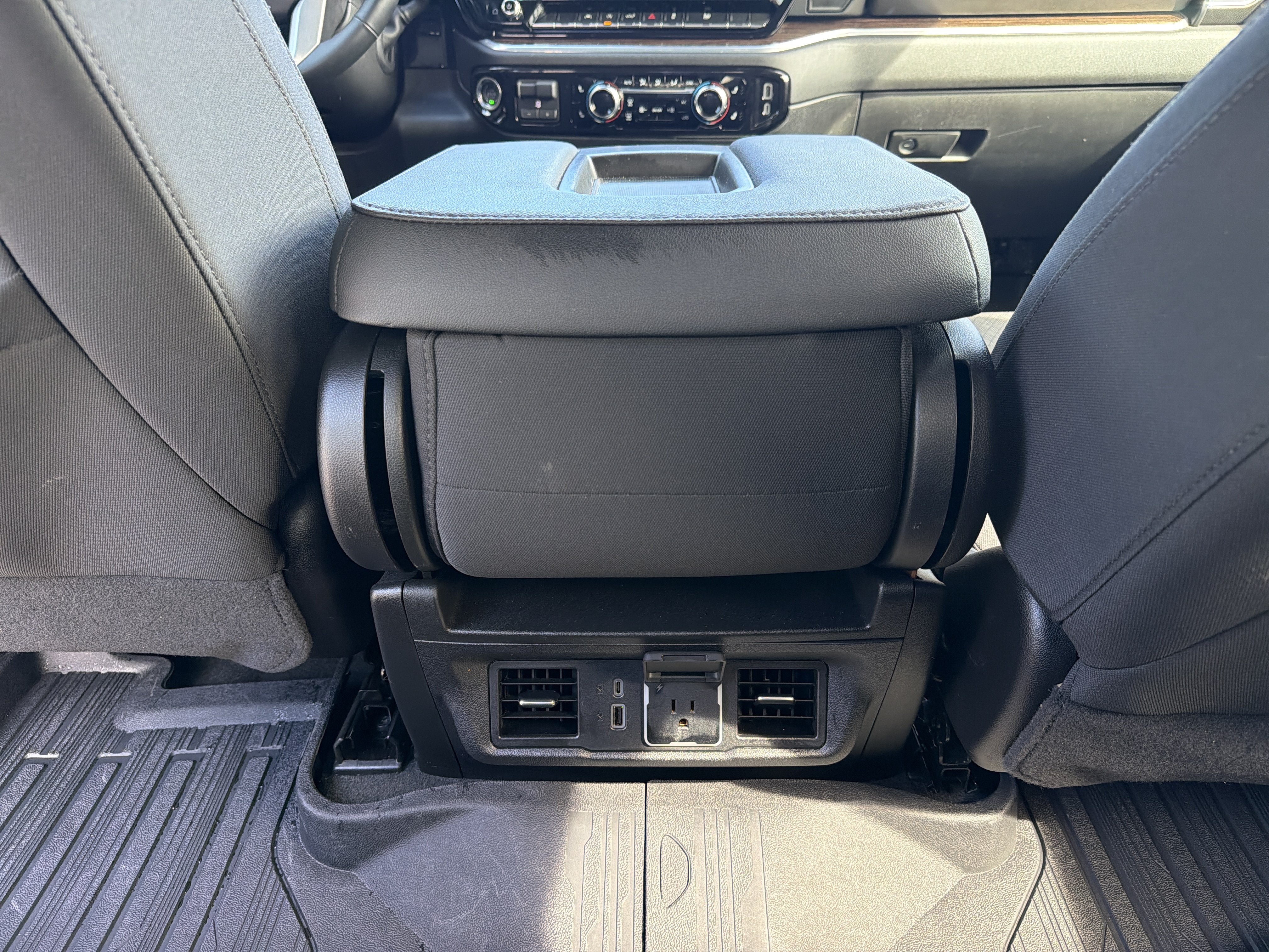 Used 2026 GMC Sierra 1500 Elevation w/ Elevation Select Package AWD/4WD image 29
