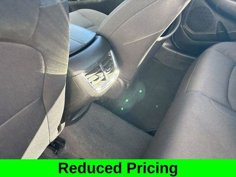 Used 2023 Chevrolet Malibu LT image 33