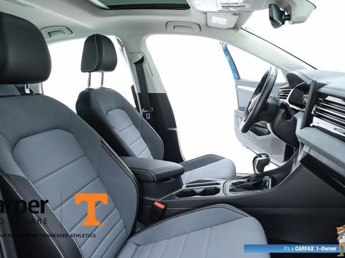 Used 2025 Volkswagen Jetta SE w/ Sunroof Package FWD image 35