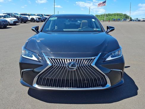 Used 2021 Lexus ES 350 w/ Premium Package FWD image 2