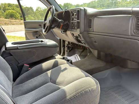 Used 2007 Chevrolet Silverado 2500 LT w/ Heavy-Duty Power Package AWD/4WD image 27