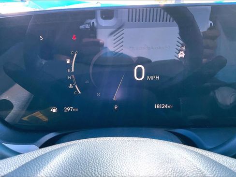 Used 2025 Buick Encore GX Avenir w/ Avenir Technology Package image 26