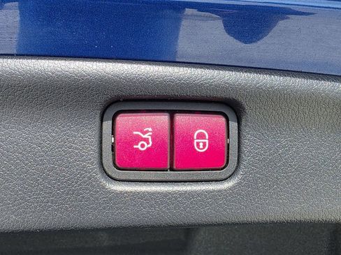 Used 2022 Mercedes-Benz C 300 Sedan w/ AMG Line w/ Night Package image 28