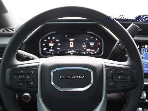 Used 2025 GMC Sierra 2500 Denali image 24