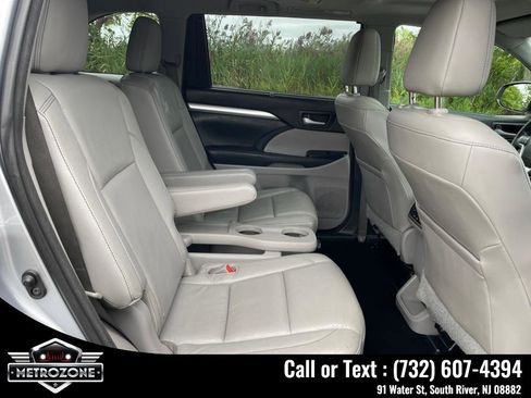 Used 2014 Toyota Highlander XLE image 26