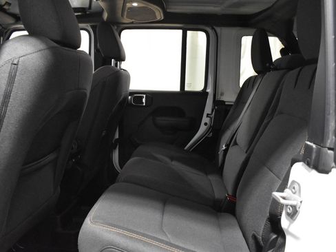 Used 2024 Jeep Wrangler Unlimited AWD/4WD image 4