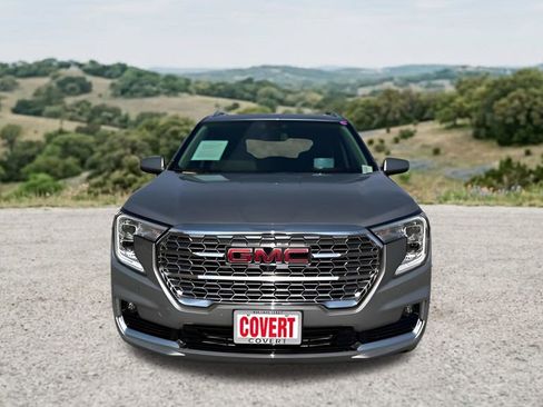Used 2024 GMC Terrain Denali w/ Denali Premium Package AWD/4WD image 2