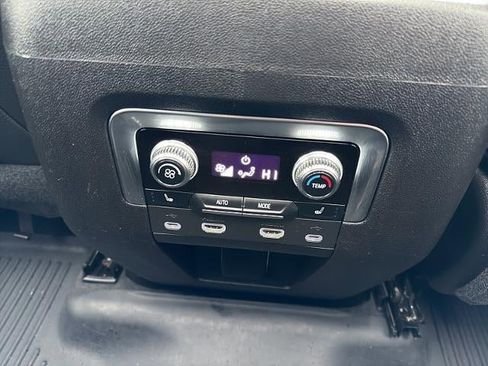 Used 2021 GMC Yukon XL Denali w/ Denali Premium Package image 20