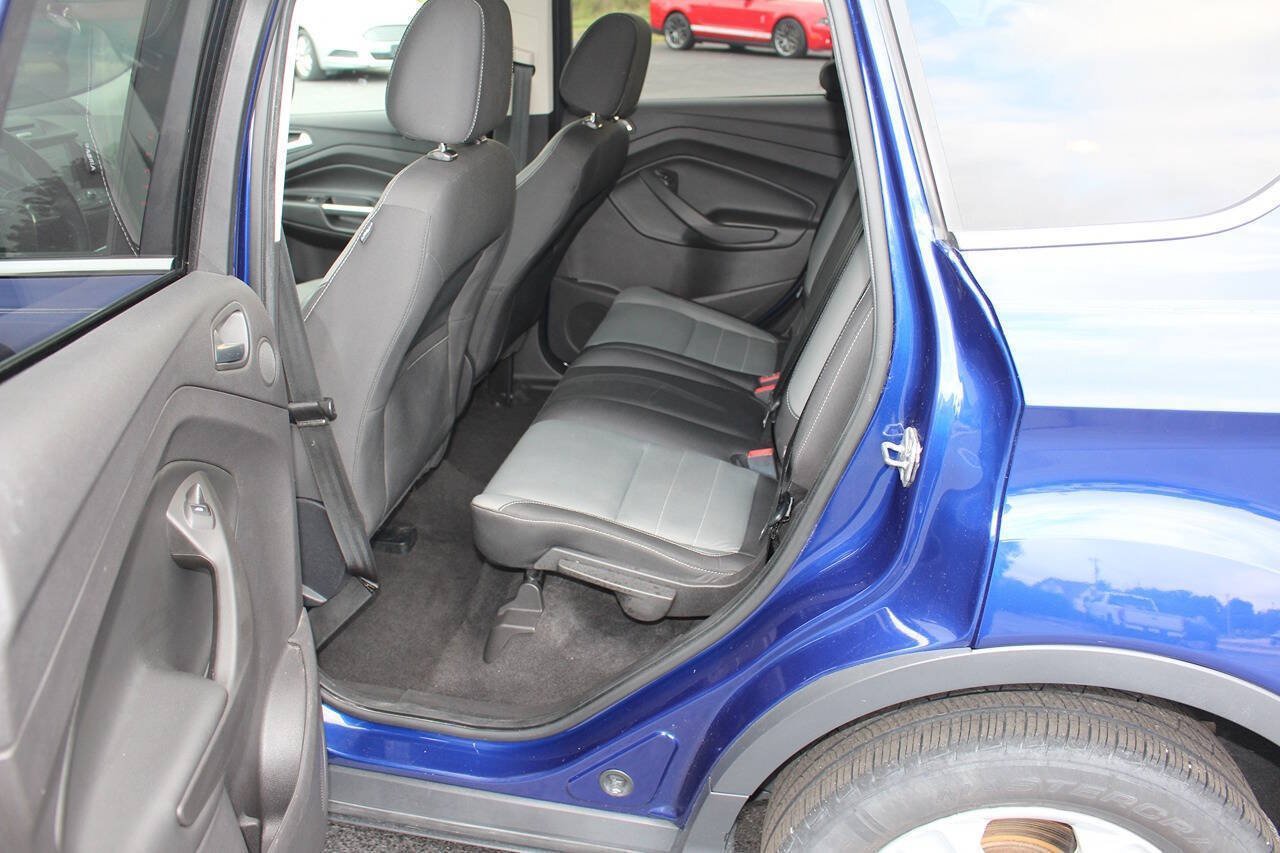 Used 2016 Ford Escape SE w/ Equipment Group 201A AWD/4WD image 9
