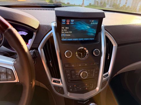 Used 2010 Cadillac SRX Luxury AWD/4WD image 17