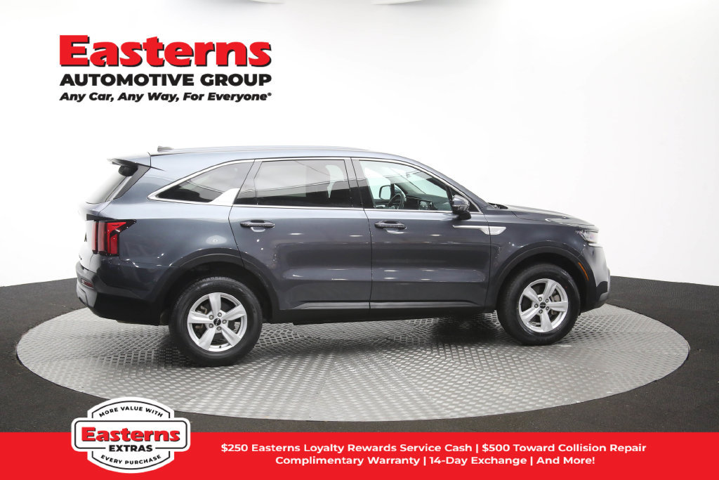 Used 2022 Kia Sorento LX AWD/4WD image 43