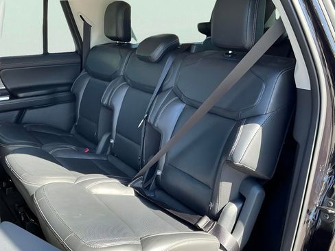 Certified 2025 Ford Expedition Max Platinum image 28