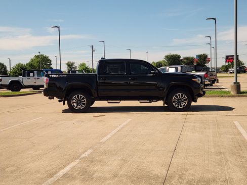 Used 2023 Toyota Tacoma TRD Sport w/ Technology Package RWD image 7