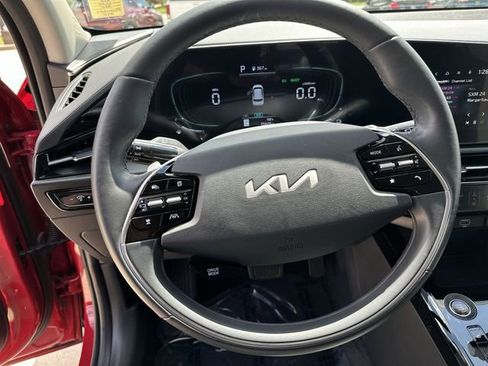 Used 2023 Kia Niro EX FWD image 13