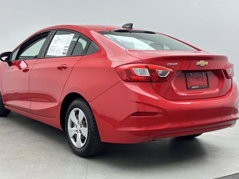 Used 2017 Chevrolet Cruze LS FWD image 4