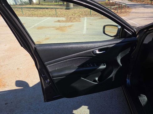 Used 2015 Dodge Dart SXT image 16