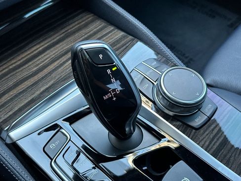 Used 2018 BMW 540i RWD image 21