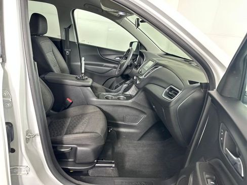 Used 2018 Chevrolet Equinox LT image 28