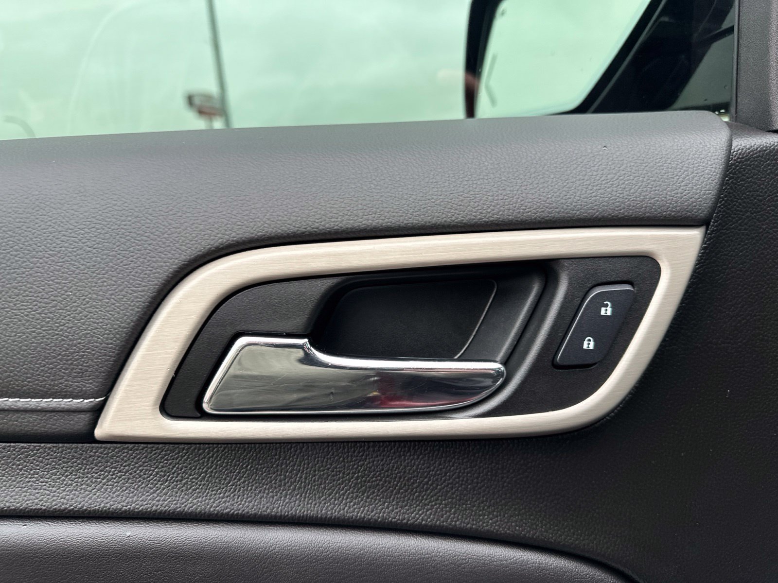 Used 2019 GMC Yukon Denali w/ Open Road Package AWD/4WD image 19